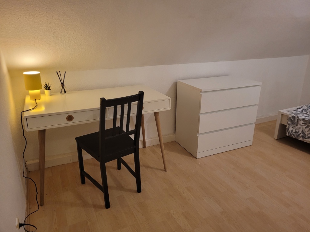 Habitación en WG Zuffenhausen Sachsenstraße - foto 2