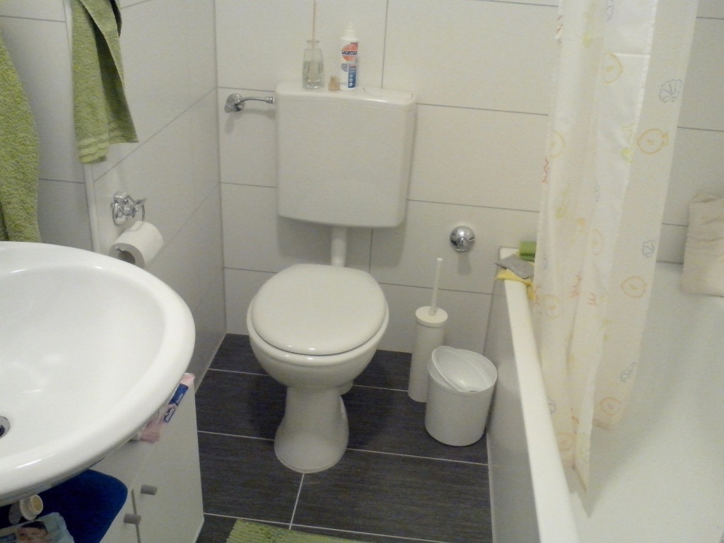 Nur für ruhige, berufstätige Single‐Frau: Möblierte 2‐Zimmer‐Wohnung in Köln‐Deutz – befristet für 3 Monate (Verlängerung möglich). – Deutzer Freiheit 91, 50679 Köln Deutz – Vorschaubild 8