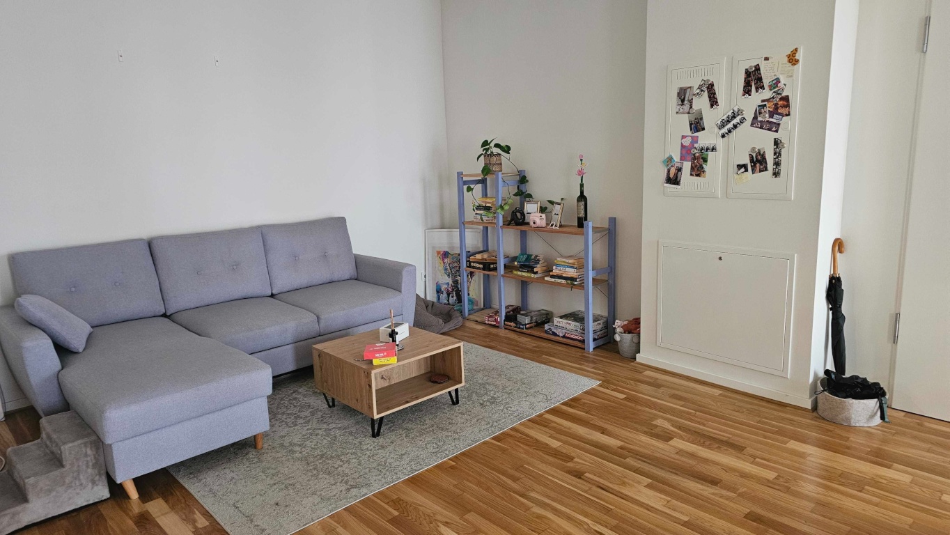 Helle, moderne Wohnung in Friedrichshain – Komplett möbliert (Untermiete 23 August 2026 – 27 August 2026)/Bright, Modern Flat in Friedrichshain – Fully Furnished (23 August 2026 – 27 August 2026 Sublet) – Samariterstraße 70, 10247 Berlin Friedrichshain – Vorschaubild 3