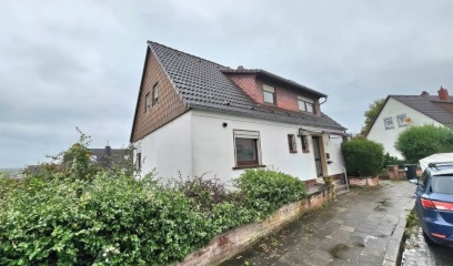 Anzeigenbild: Großes ZFH mit Souterrainwohnung