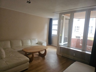 Helles Zimmer mit Balkon und kleines zweites Zimmer, Mitbewohner im dritten Zimmer — photo 1