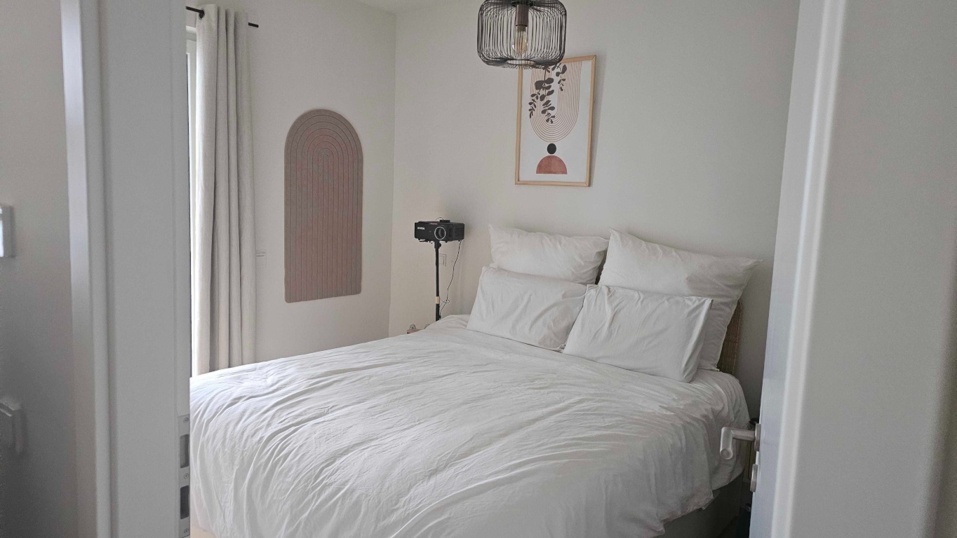 Helle, moderne Wohnung in Friedrichshain – Komplett möbliert (Untermiete 23 August 2026 – 27 August 2026)/Bright, Modern Flat in Friedrichshain – Fully Furnished (23 August 2026 – 27 August 2026 Sublet) – Samariterstraße 70, 10247 Berlin Friedrichshain – Vorschaubild 2