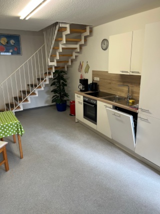 Anzeigenbild: Möblierte geräumige Wohnung - ideal zur Zwischenmiete oder studentisches Paar