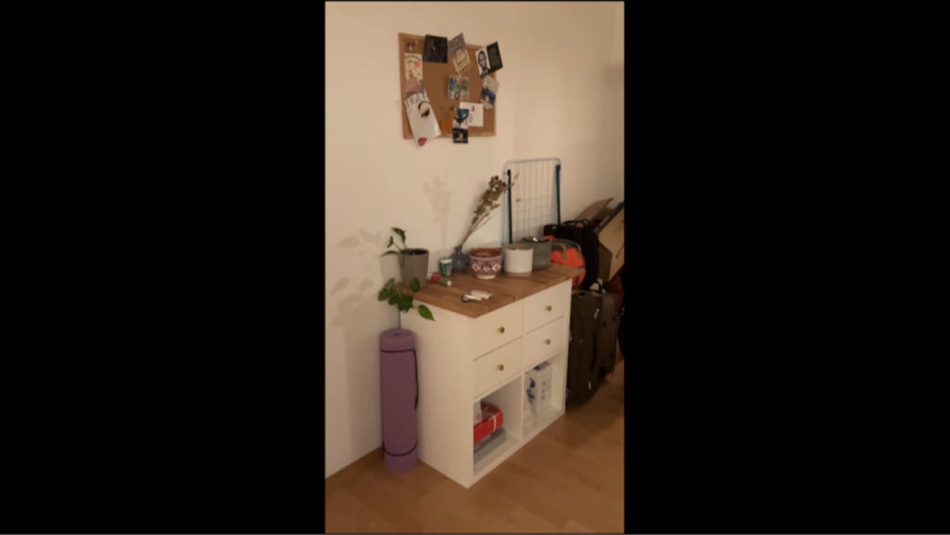 Apartamento Sendling Schöttlstraße - Abstelltisch im Wohnzimmer