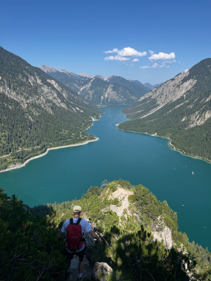 Ad image: male (23) looking for stay in Freiburg