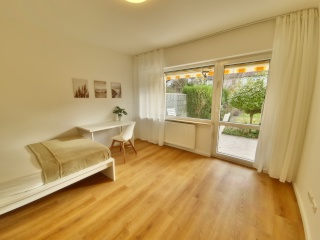 Anzeigenbild: Wohlfühlzimmer in Mädels-WG mit eigenem Terrassen- & Gartenzugang