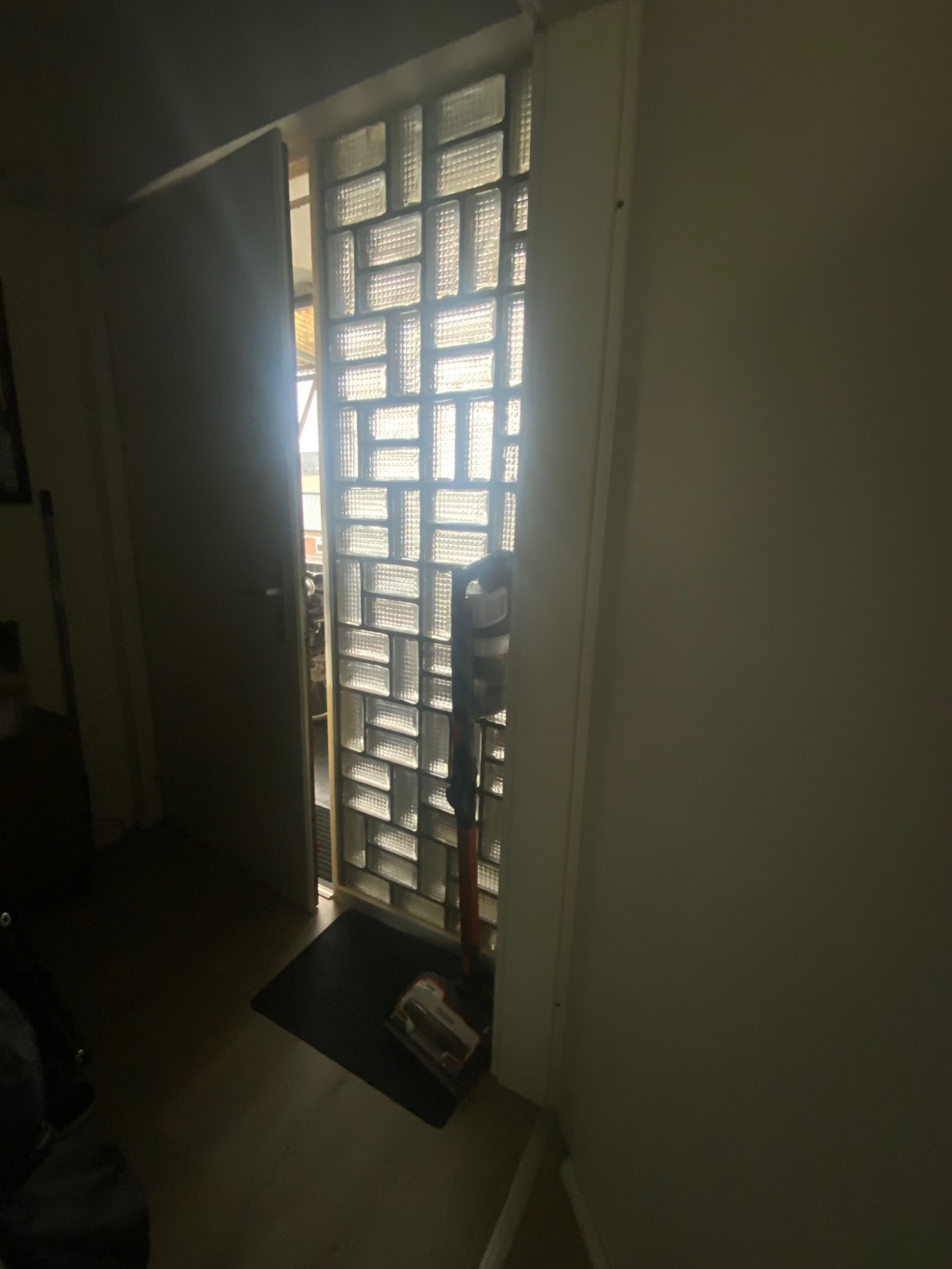 // Tauschwohnung // Schönes Appartement in Zentral Ehrenfeld gg. Wohnung in K Mühlheim o. Südstadt vzw. mit Rheinnähe – Venloer Straße, 50823 Köln Ehrenfeld – Vorschaubild 5