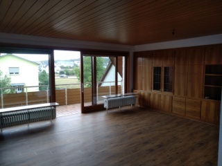 Anzeigenbild: Helle Wohnung 3 ZKB im 1. OG (WG geeignet) mit Garten in Tiefenbronn