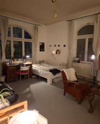 Anzeigenbild: Wunderschönes großes Zimmer in 6er WG