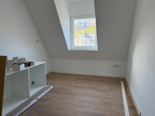 Anzeigenbild: Kleines Zimmer mit Mainblick