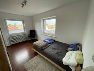 Anzeigenbild: sehr helles 13 m² Zimmer & Gartenmitbenutzung