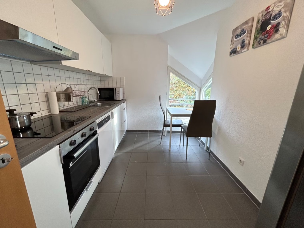 Möbliertes Apartment mit Balkon in bevorzugter Wohnlage Duisburg Großenbaum