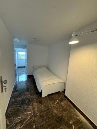 Anzeigenbild: 1 Zimmer Whg mit Dusche, Küche u. Bett