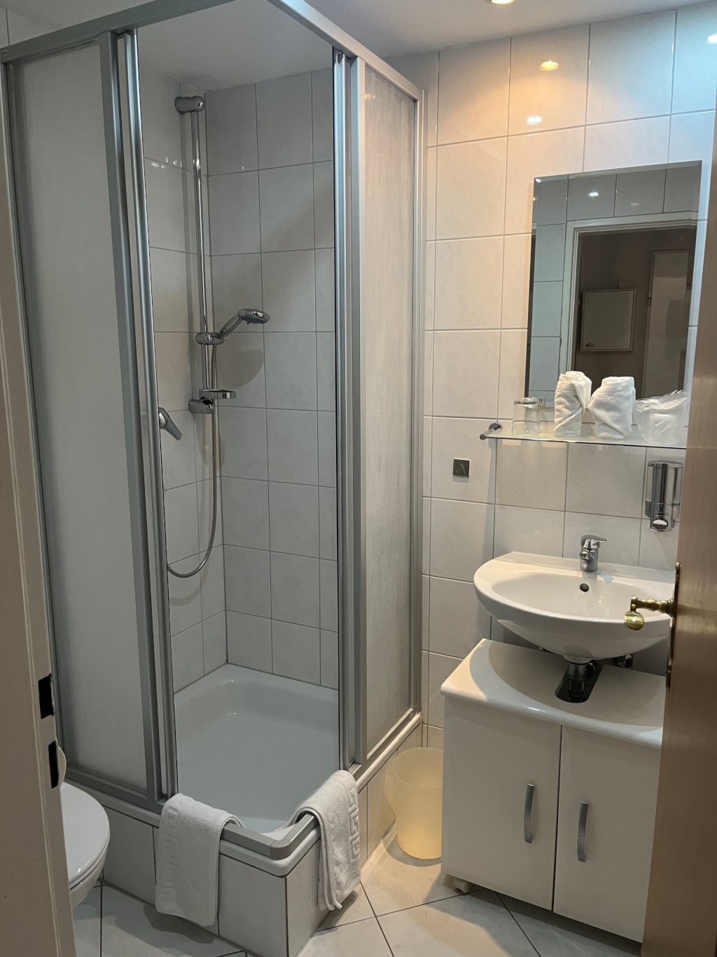 Chic Studio Apartment / Schicke 1-Zimmer-Wohnung Bockenheim – 60486 Frankfurt am Main Bockenheim – Vorschaubild 7