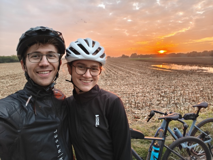 Ad image: Young student couple looking for beautiful 2-3 room apartment