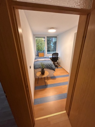 Anzeigenbild: 🌿 Helles & gemütliches WG-Zimmer mit schöner Ausblick – ideal für Auszubildende oder Berufstätige 🌿