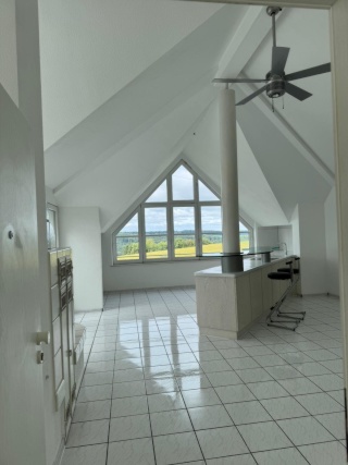 Imagen del anuncio: Luminoso apartamento de 3 habitaciones