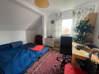 Anzeigenbild: Helle 3-Zi Dachgeschosswohnung in bester Lage - Bright 3-room Appartment in best Location