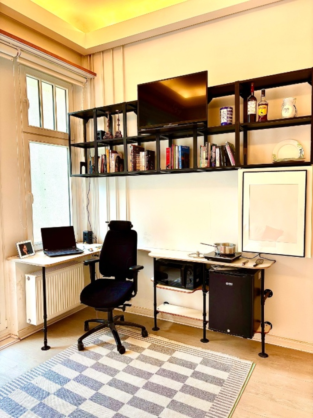 1-Zi.-Wohnloft, hell, Nähe U-Bhf, Schlosspark, Stuttgarterplatz, möbliert eigenes Bad, Küche Balkon, Südostlage, Aufzug, – Windscheidstraße 2, 10627 Berlin Charlottenburg – Vorschaubild 5