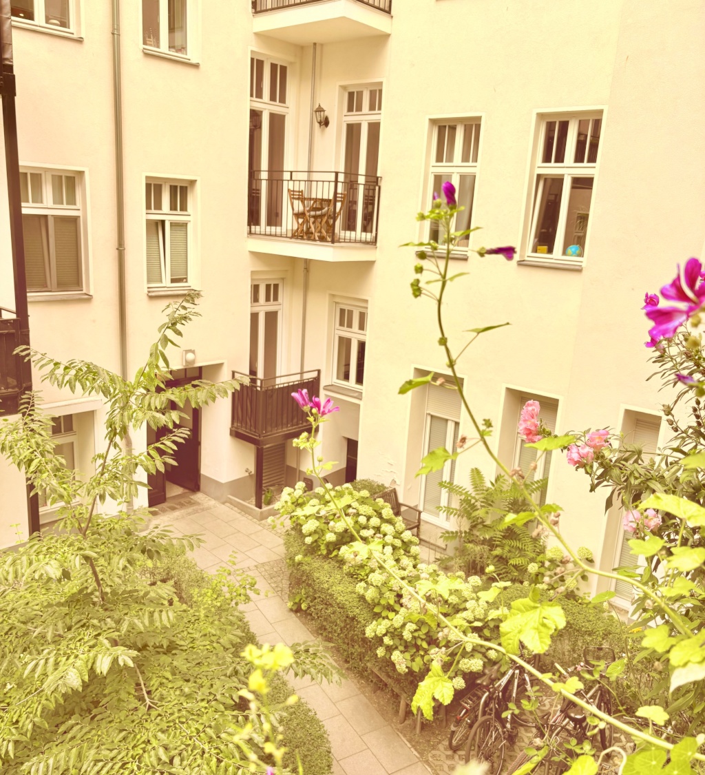 1-Zi.-Wohnloft, hell, Nähe U-Bhf, Schlosspark, Stuttgarterplatz, möbliert eigenes Bad, Küche Balkon, Südostlage, Aufzug, – Windscheidstraße 2, 10627 Berlin Charlottenburg – Vorschaubild 12