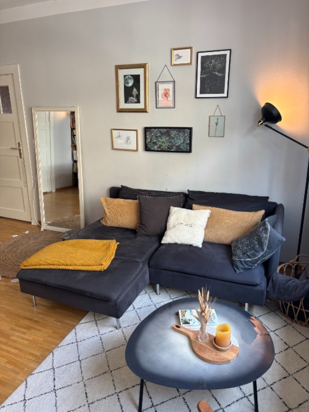 2 Zimmer Wohnung mit Balkon | vollmöbliert | Prenzlauer Berg ab Oktober - Laufzeit flexibel | Verlängerung nach Absprache | NUR FRAUEN ODER PAARE | Keine Anmeldung möglich – Greifswalder Straße 164, 10409 Berlin Prenzlauer Berg – Vorschaubild 2