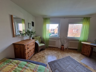 Anzeigenbild: WG Zimmer 20 qm in EFH mit Garten