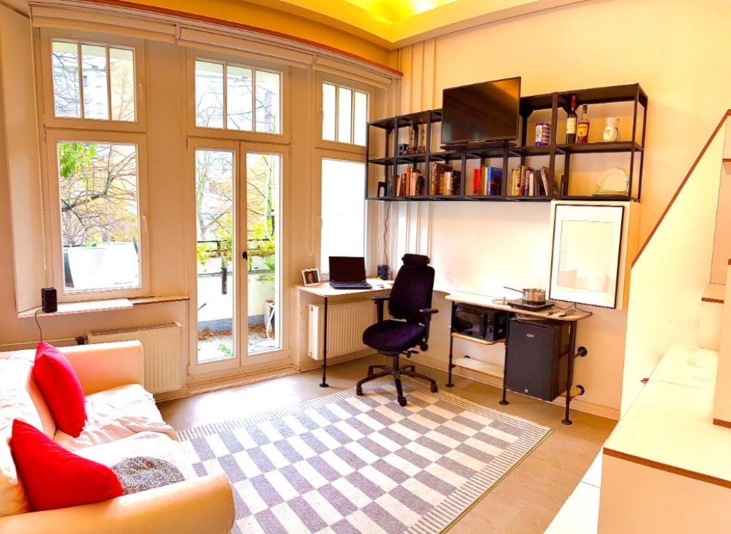 1-Zi.-Wohnloft, hell, Nähe U-Bhf, Schlosspark, Stuttgarterplatz, möbliert eigenes Bad, Küche Balkon, Südostlage, Aufzug,