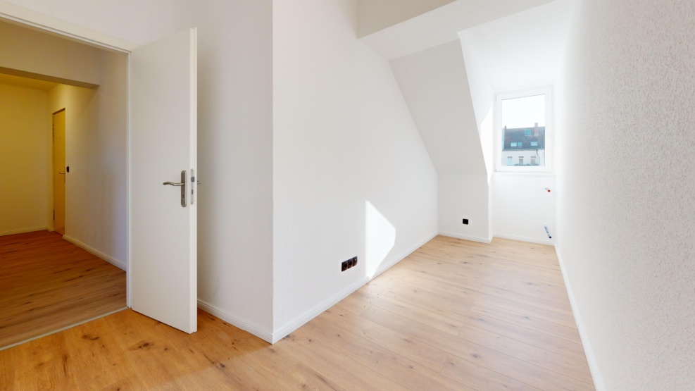 schönes renoviertes WG-Zimmer in ruhiger Lage