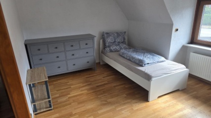 Anzeigenbild: Große Studenten-WG – 10 Zimmer / 3 Küchen / Uni-Nähe