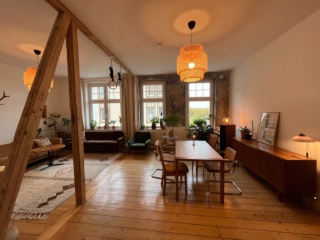 Imagen del anuncio: wunderschöne, möblierte Altbauwohnung in bester Lage -befristet 01.02.2026-31.10.2026