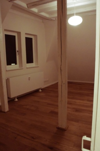 Anzeigenbild: Stadtmitte, 5 Minuten zum Bahnhof, 15 qm Zimmer in 3er WG