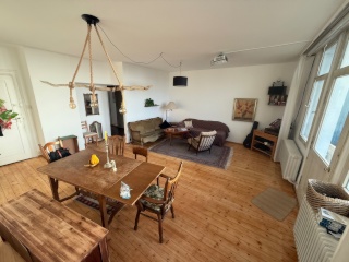 Anzeigenbild: Zimmer in alter Villa mit großem Balkon, traumhaftem Ausblick und riesigem Garten