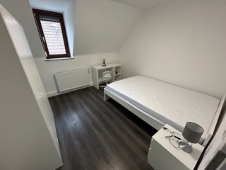 Ad image: Möblierte Zimmer in 4er WG mit WLAN, mindestens 2 Monate mieten - gerne verlängerbar, Waschmaschine, Trockner