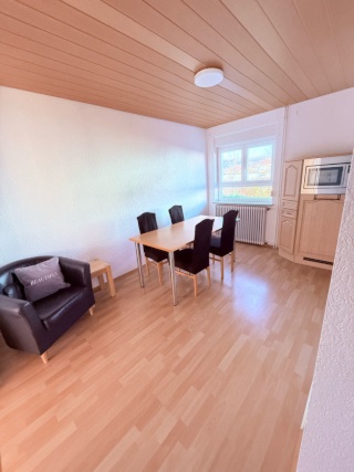 Anzeigenbild: 2er-WG-Neugründung: Möbliertes 15-m²-Zimmer, Terrasse/Garten, All-in 650 €, Bahnhof nah