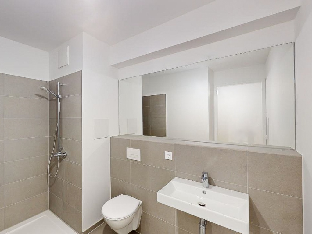 Own Your Style – Stylisches 1-Zimmer-Apartment mit Loggia im Herzen Berlins – Lisa-Fittko-Straße 11, 10557 Berlin – Vorschaubild 10