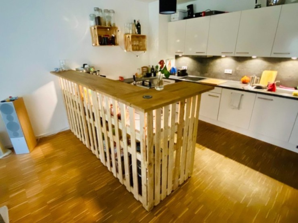 WG-Zimmer Friedrichshain Hauffstraße - Küche und Tresen