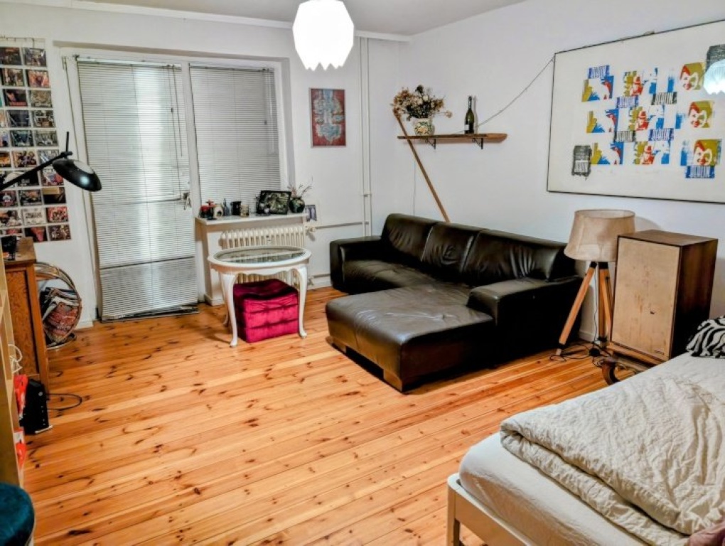 Very comfortable Flat near Tempelhoferfeld with balcony