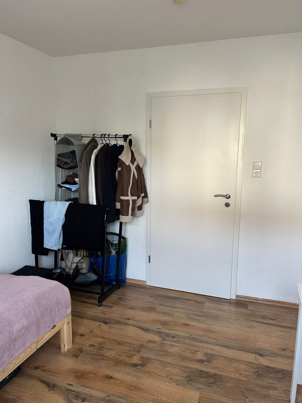 Habitación en WG Weingarten Nelkenweg 11 - Zimmer