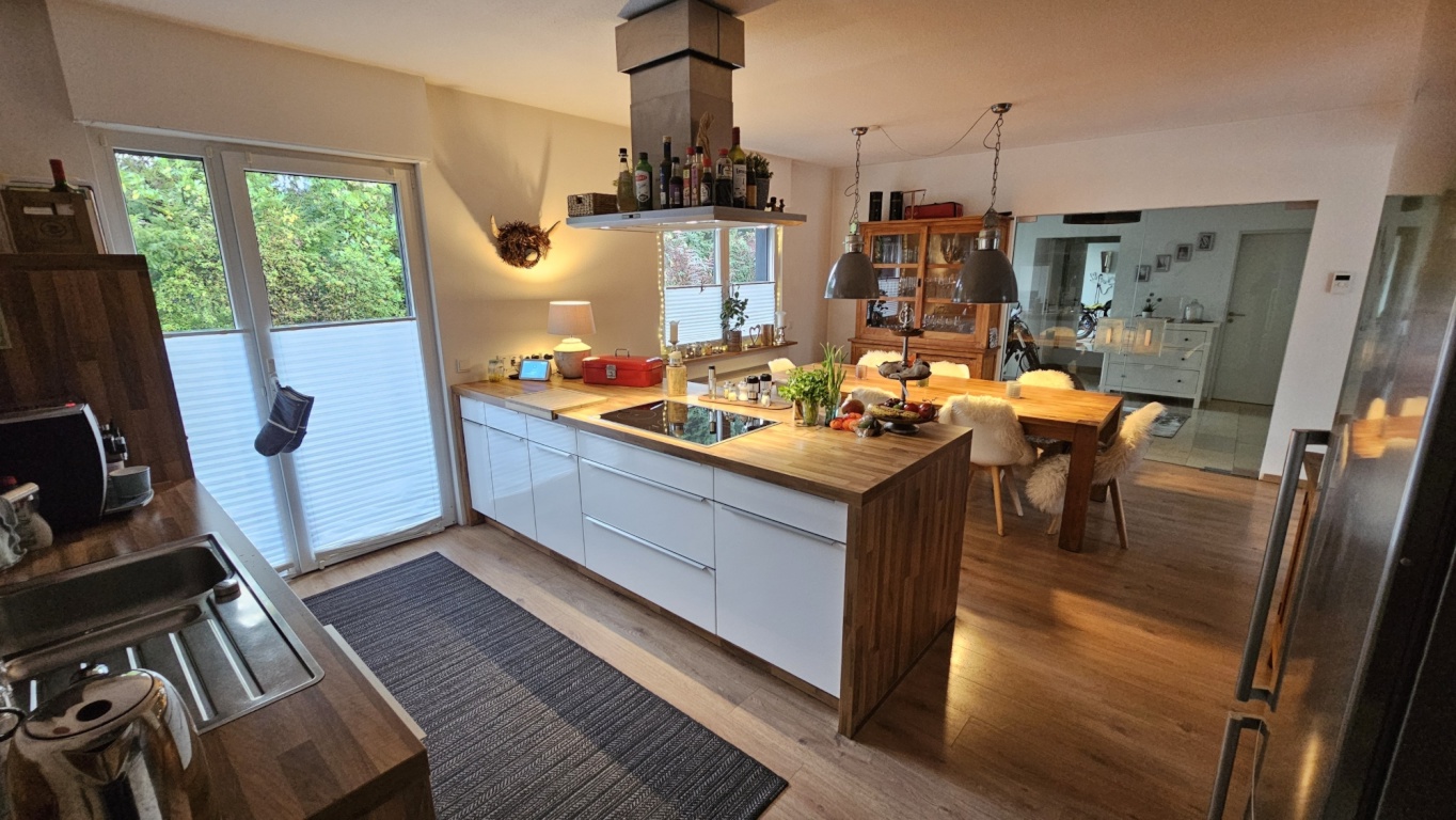 WG-Zimmer Schlebusch Tempelhofer Str. - Hier kochen und leben wir...