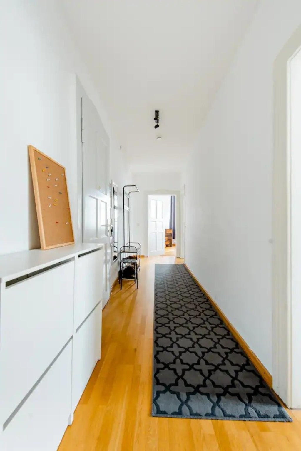100 qm große, zentrale Altbauwohnung im October-November – 80634 München Neuhausen-Nymphenburg – Vorschaubild 10