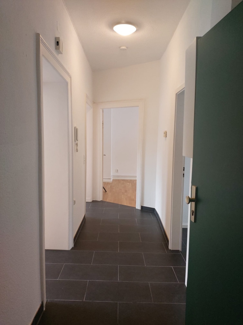Schöne 3 ZKB Studentenwohnungen, Top Ausstattung, mit EBK für 3er-WGs in der Südstadt, Platz für alle, direkt am Park – Frankfurter Straße 159, 34121 Kassel Kassel – Vorschaubild 3