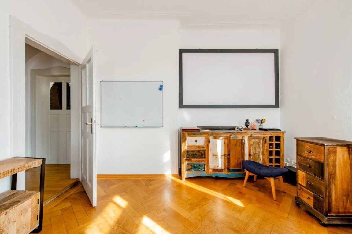 100 qm große, zentrale Altbauwohnung im October-November – 80634 München Neuhausen-Nymphenburg – Vorschaubild 4