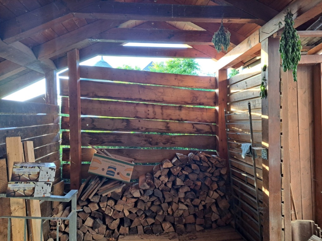 Habitación en WG Weingarten Schonisweilerstraße - Holzlager