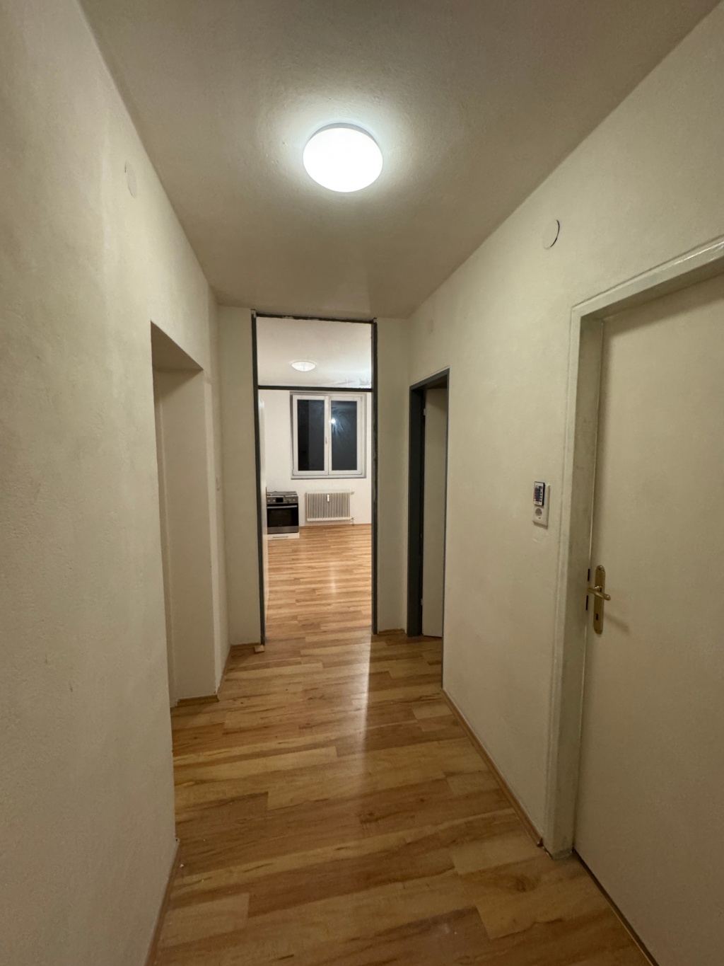 Flatshare Elisabeth-Vorstadt Elisabethstr. 38 - Flur mit Blick in Dein Zimmer