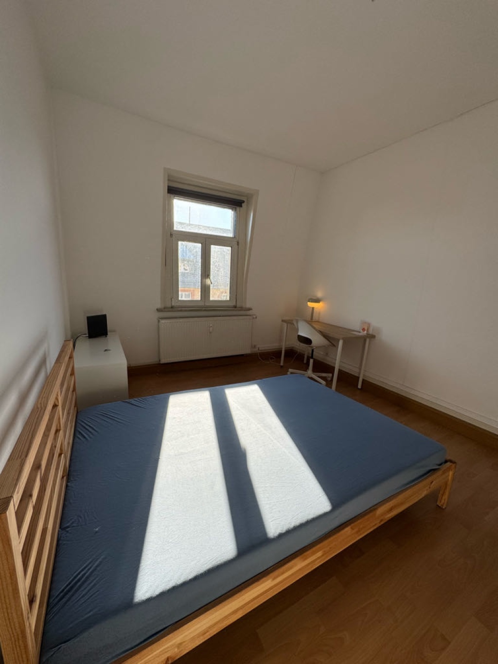 WG-Zimmer Bornheim Heidestraße 119 - Bett