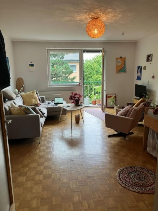 Großes Zimmer in entspannter WG frei