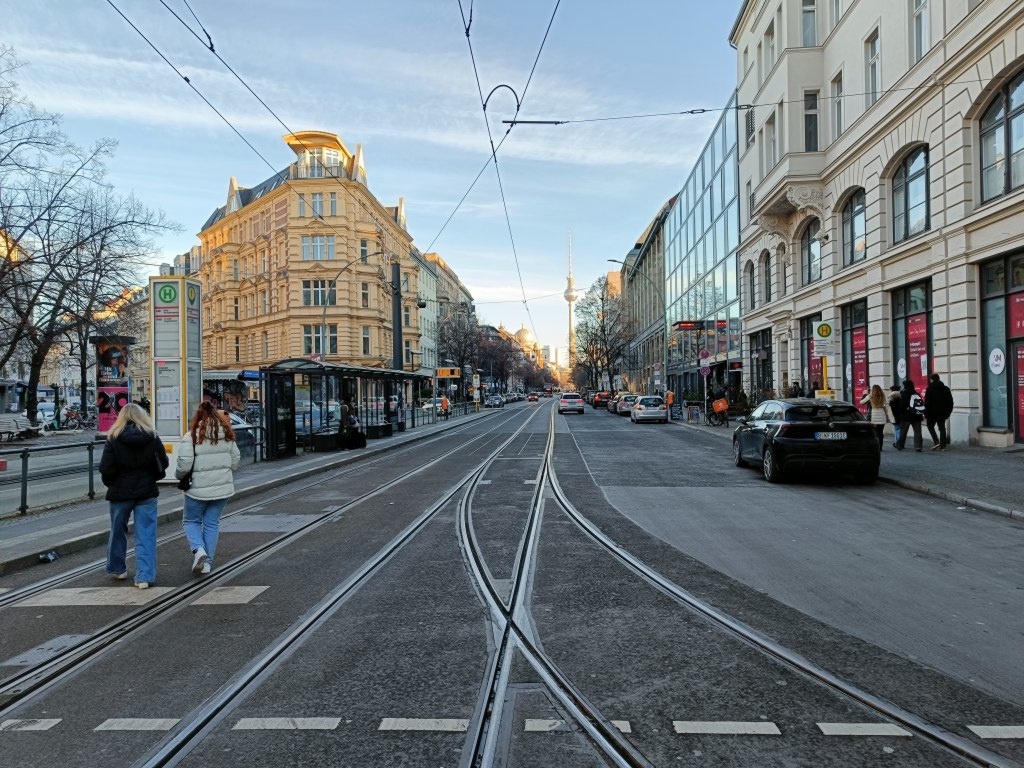 Oranienburger Tor / Friedrichstraße + your own balcony – Foto 6
