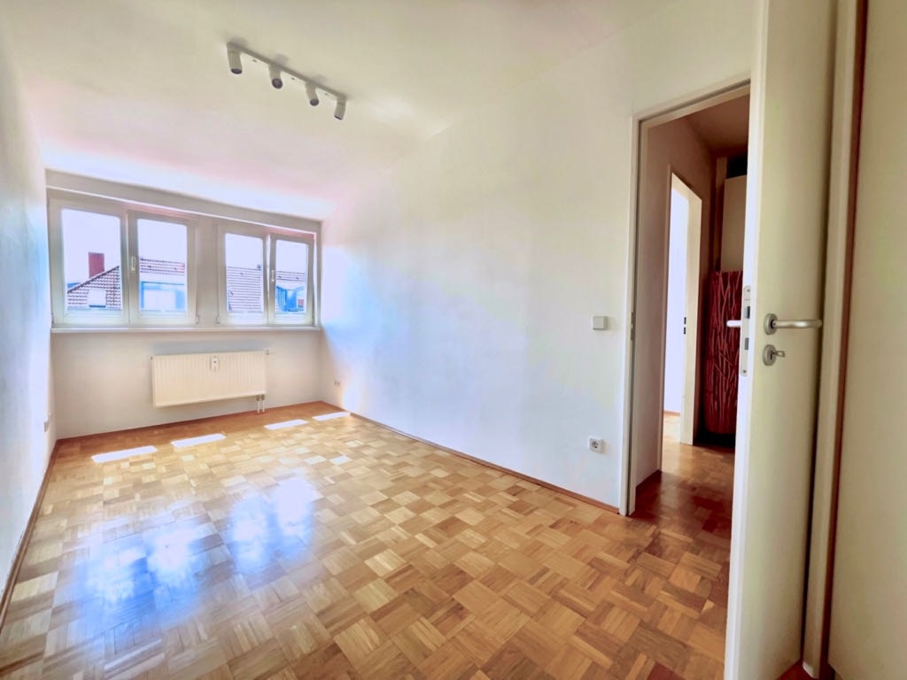 WG-Zimmer Friedenau Nähe Lauenburger Platz - ...und gleich daneben das andere Zimmer mit 13 m²...
