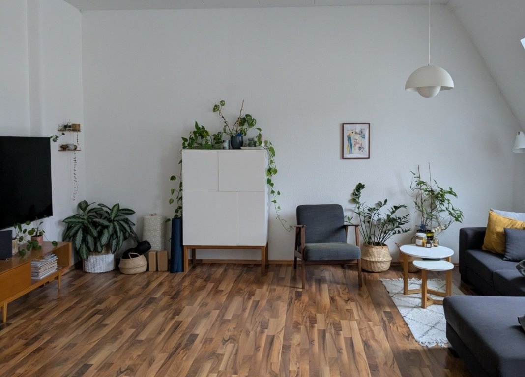 ZWISCHENMIETE, 02.10. - 30.11.26: Helle 2 Zi Balkon Sülz (flexibler Zeitraum)