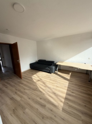 Imagen del anuncio: Wohnen in eigener WG in einem Wohnhaus mit sonniger Terrasse und Balkonen